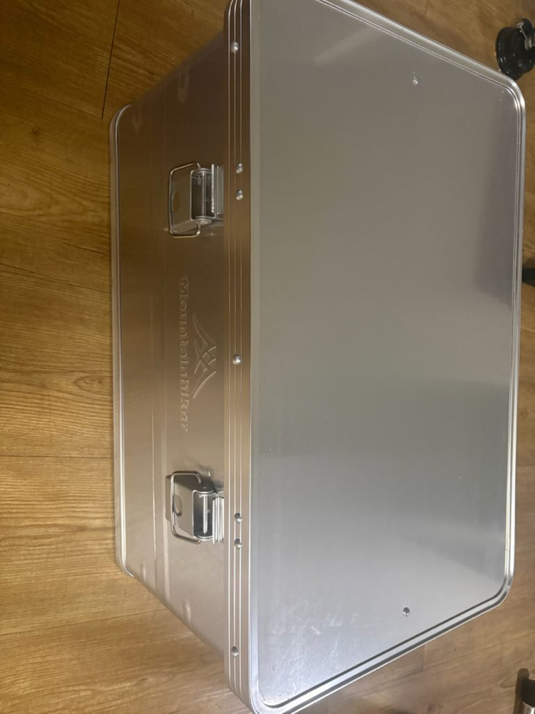 네이처하이크 알루미늄 캠핑박스 48L 판매합니다.--1