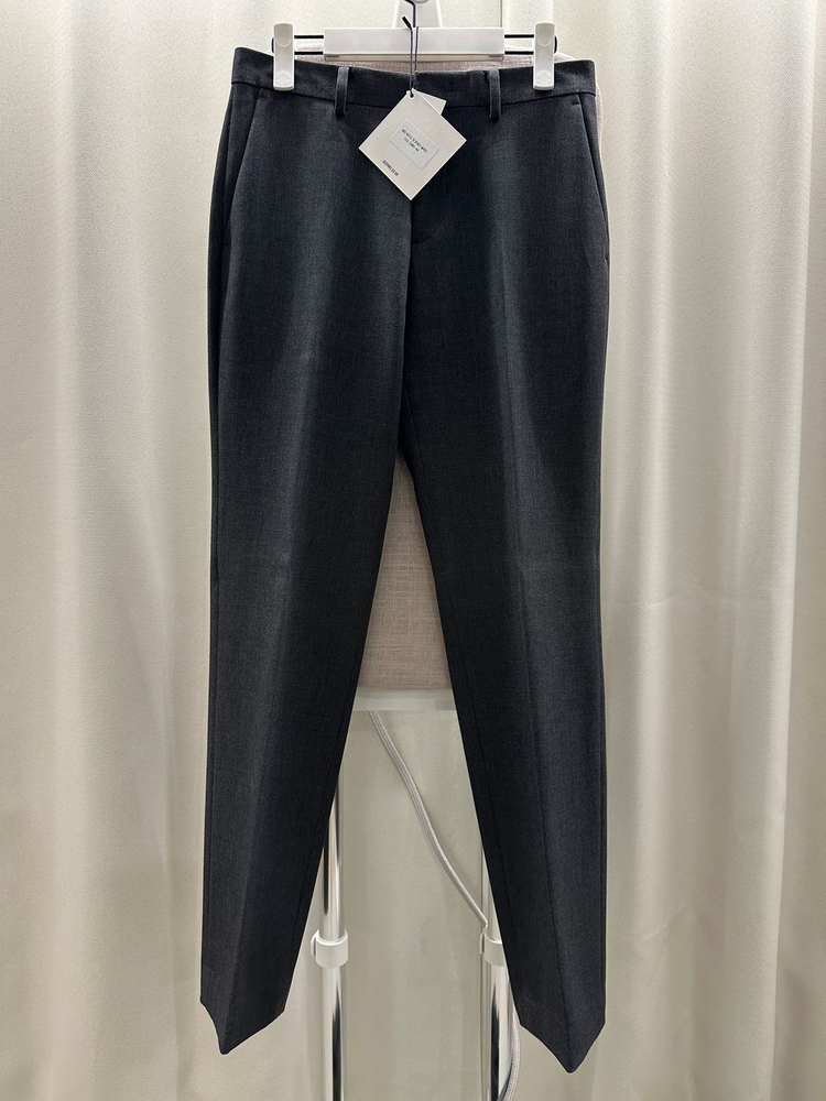 [44] 글로즈 스튜디오 세미 와이드 핏 포워드 슬랙스 - 다크 그레이--1