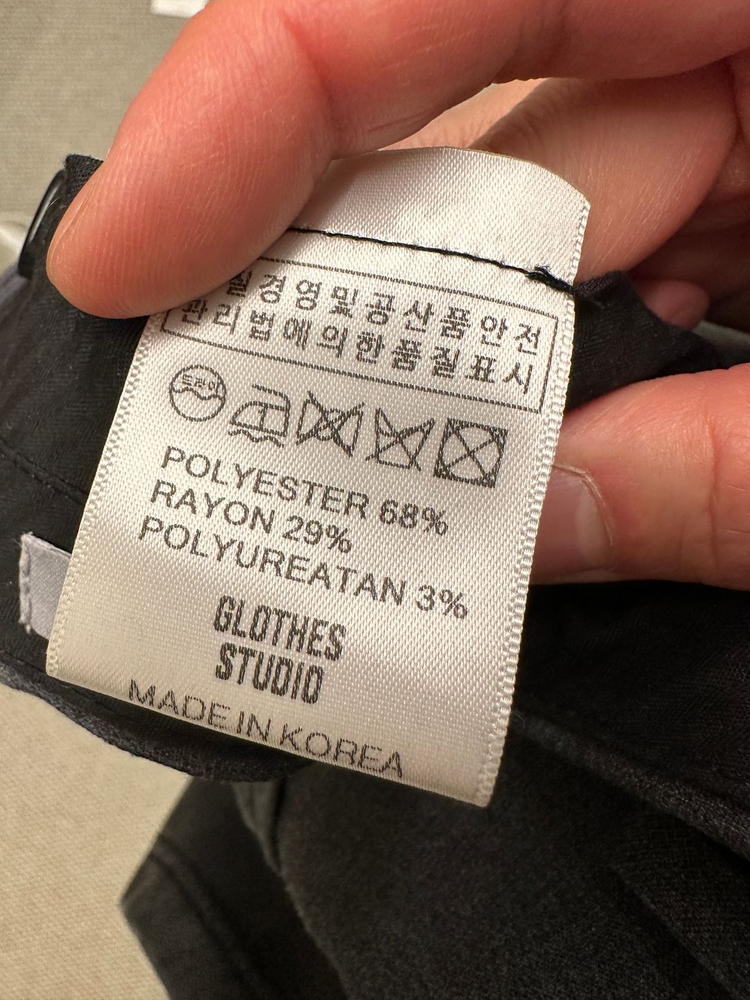 [44] 글로즈 스튜디오 세미 와이드 핏 포워드 슬랙스 - 다크 그레이--3