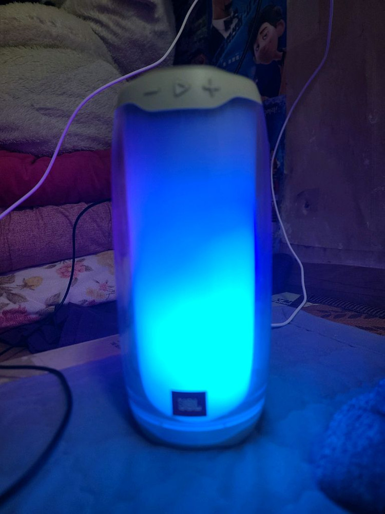 [거의 새것] JBL 펄스 4 블루투스 스피커--1