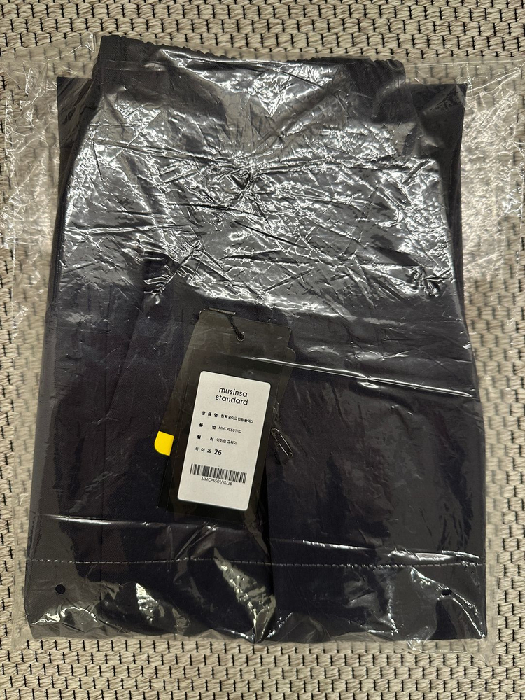 [26] 무신사 스탠다드 원 턱 와이드 밴딩 슬랙스 [아이언 그레이]--3