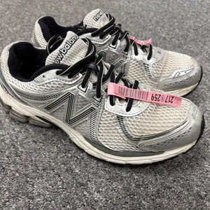 뉴발란스 860v2 스니커즈 운동화