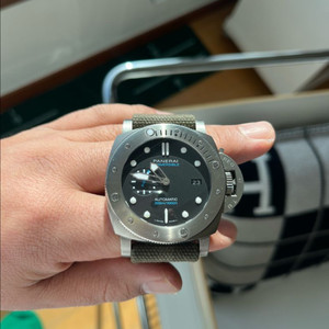 파네라이47mm 섭머저블 pam305 판매합니다 이미지