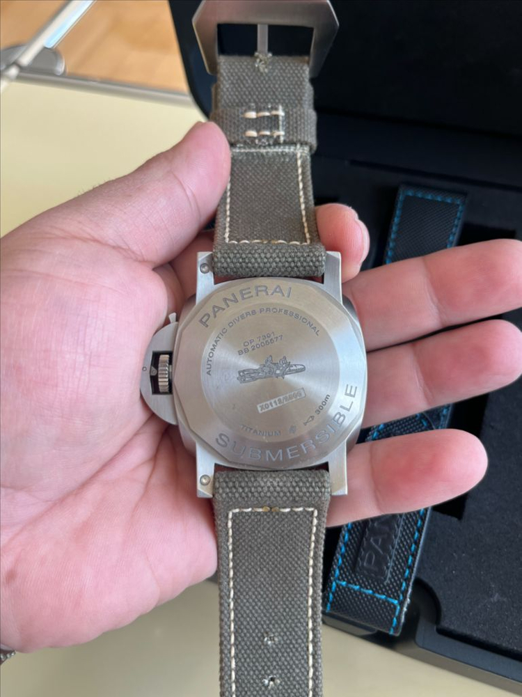 파네라이47mm 섭머저블 pam305 판매합니다 이미지