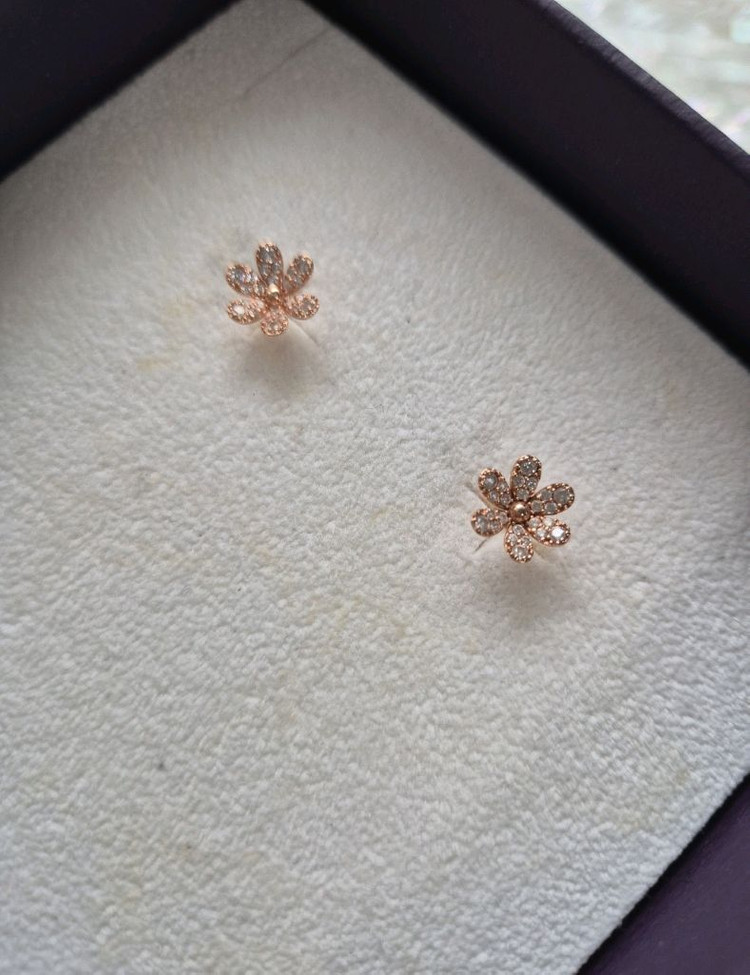 제이에스티나 14k 핑크골드 플라워 귀걸이--2