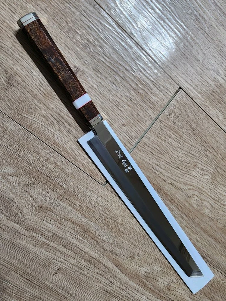 사카이 타카유키 은삼강 사시미칼 이미지