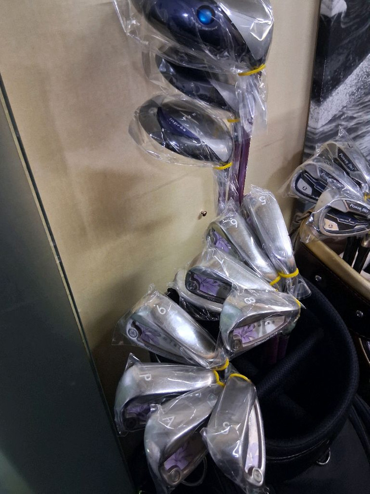 골프채 골라가세요 이미지