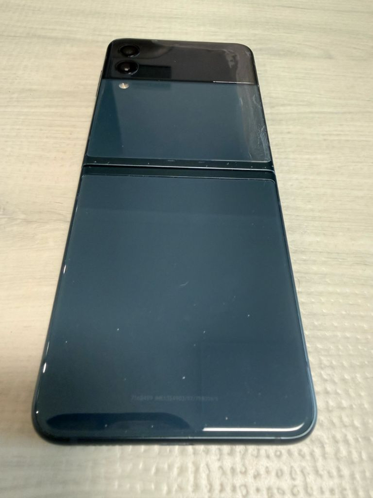 갤럭시 Z 플립3 5G 그린 256기가 판매합니다.--5
