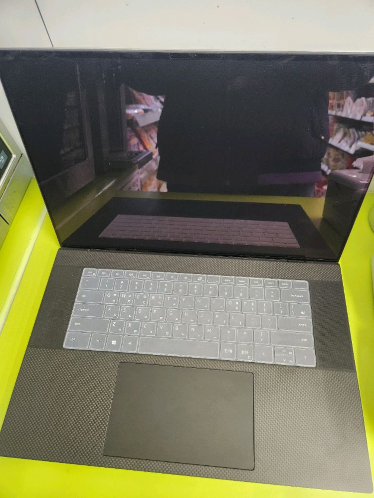 Dell XPS 17 9730 (4K 터치 / RTX 4070 / 32GB)--4