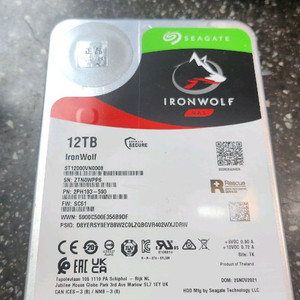 씨게이트 아이언울프 12TB 특대용량 하드 팝니다