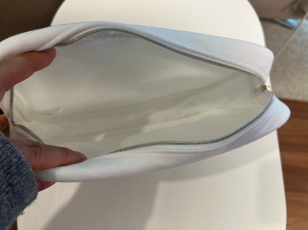 샤넬 코스메틱 화이트 파우치--3