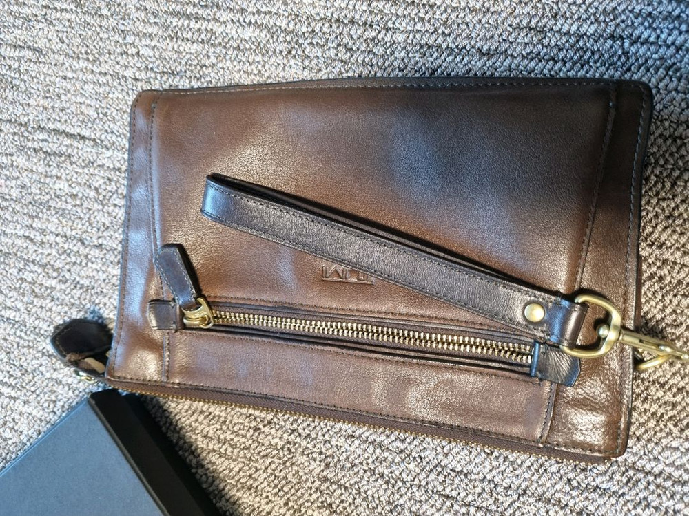 투미 가죽 손가방 파우치 클러치백--2