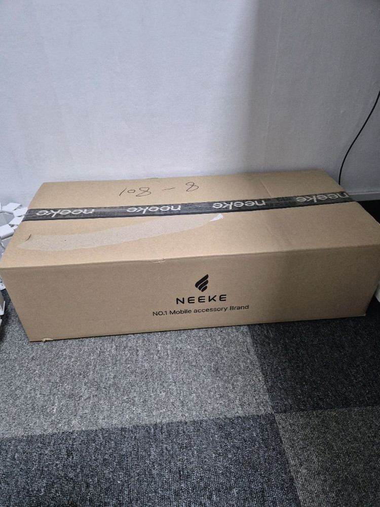 니케 아이패드 마그네틱 거치대 12.9 팝니다.--1