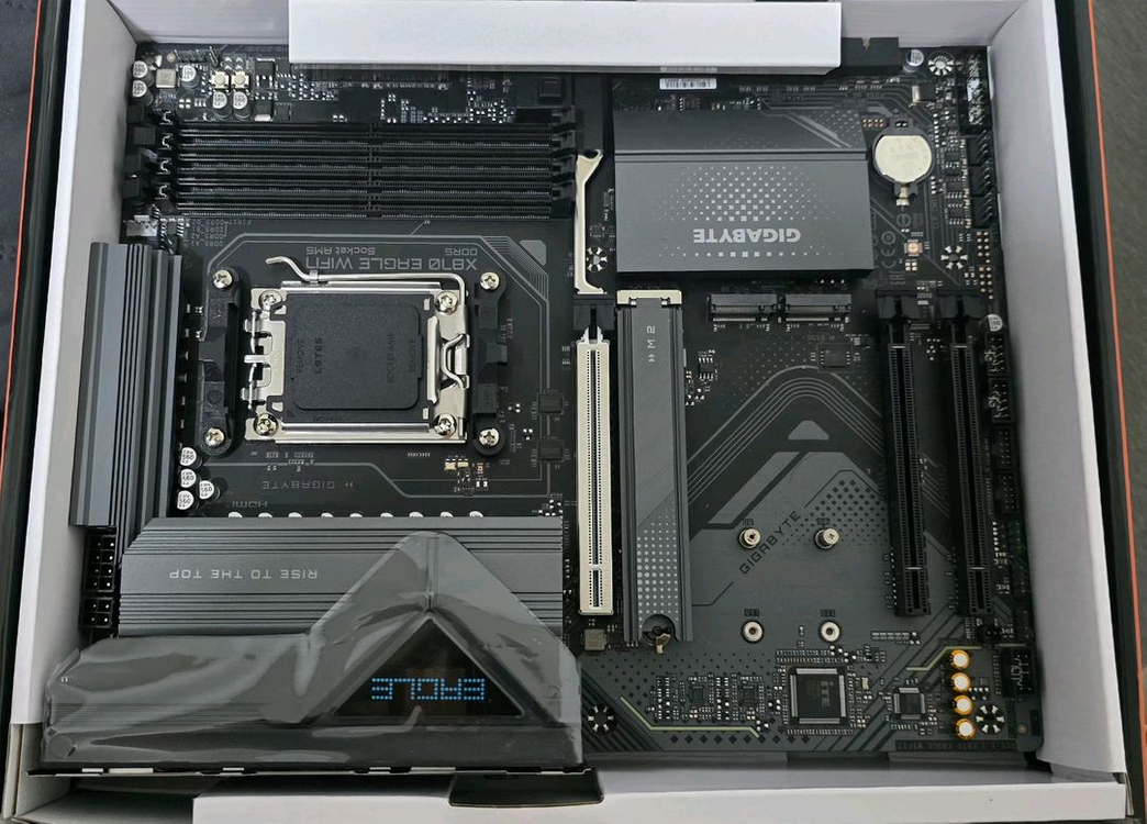 메인보드 GIGABYTE X870 EAGLE WIFI7 팝니다 이미지