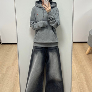 아미 하트 자수로고 헤더 그레이 후드티