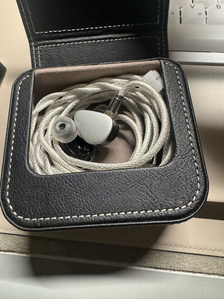 키위이어스 이어폰 여러가지 판매합니다--1