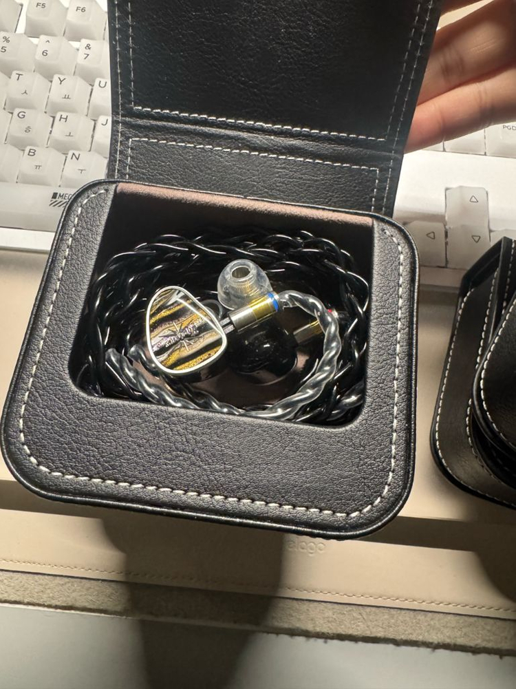 키위이어스 이어폰 여러가지 판매합니다--3