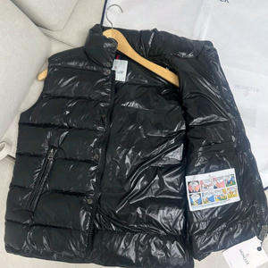 몽클레어 여성용 유광 구스경량 패딩조끼 66-77