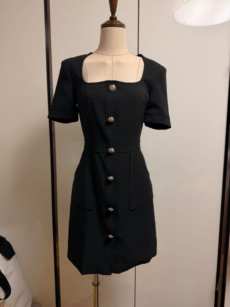 블랙 스퀘어넥 버튼 미니 원피스 오피스룩정장룩하객룩--4