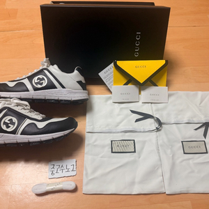 [풀박스]구찌 인터로킹 스니커즈 블랙/ 화이트 275