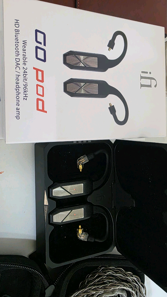 IFI GO POD DAC & WESTONE W60 이어폰 이미지