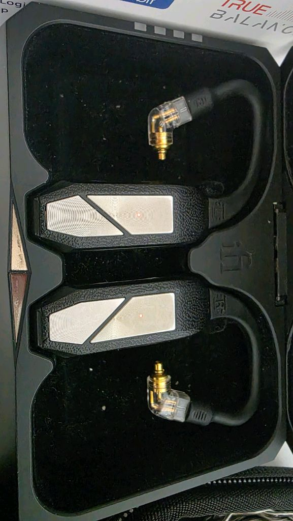 IFI GO POD DAC & WESTONE W60 이어폰 이미지