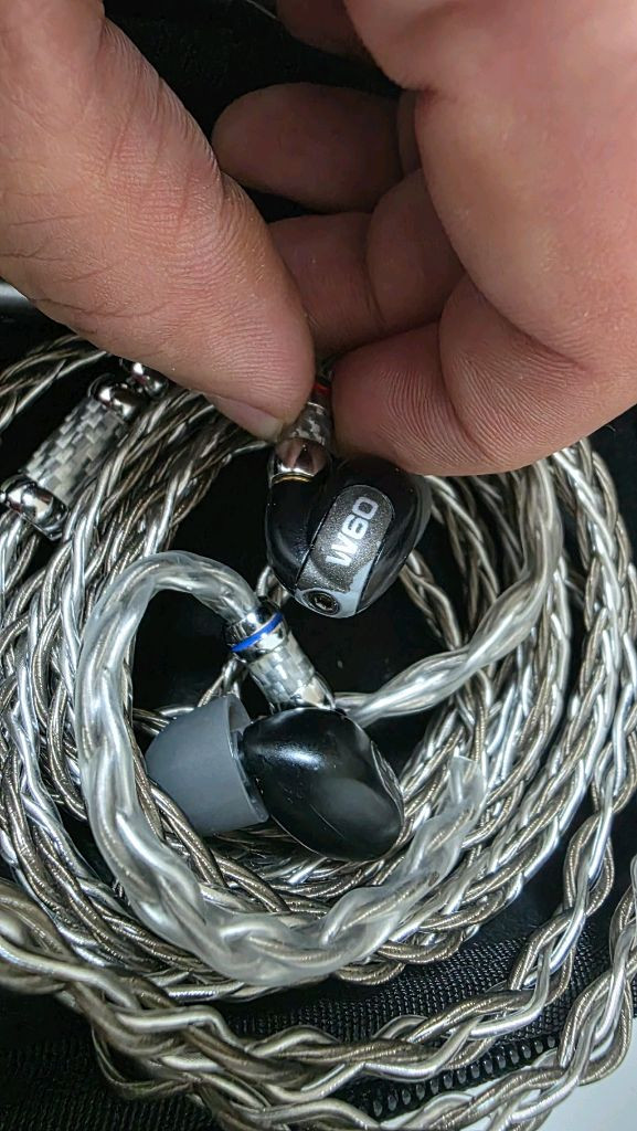 IFI GO POD DAC & WESTONE W60 이어폰 이미지