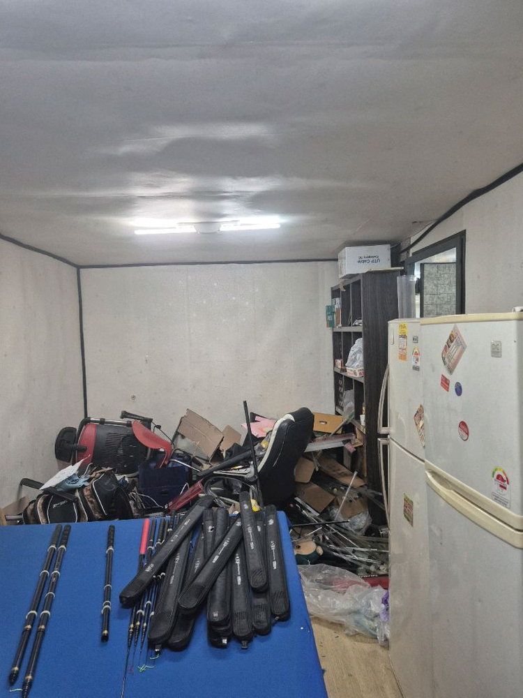 컨테이너 3x6미터 실내사무실로 쓰던거라 녹없음 냉난방기 포함 농막가능--6