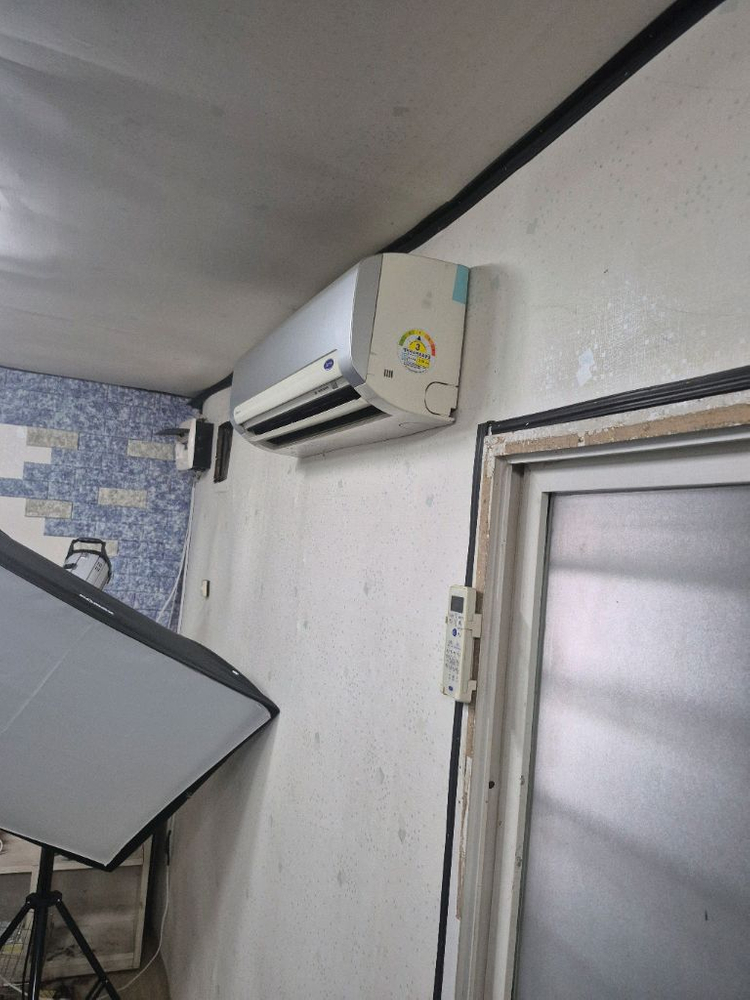 컨테이너 3x6미터 실내사무실로 쓰던거라 녹없음 냉난방기 포함 농막가능--8