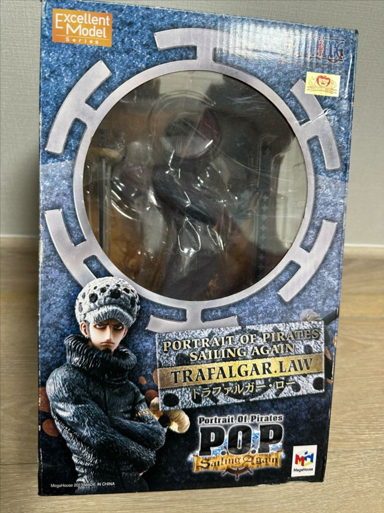 원피스,스파이패밀리,5등분의 신부 피규어 판매합니다--2