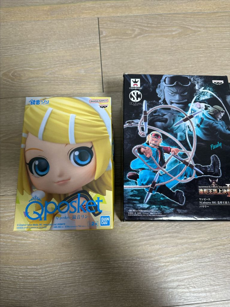 원피스,스파이패밀리,5등분의 신부 피규어 판매합니다--4