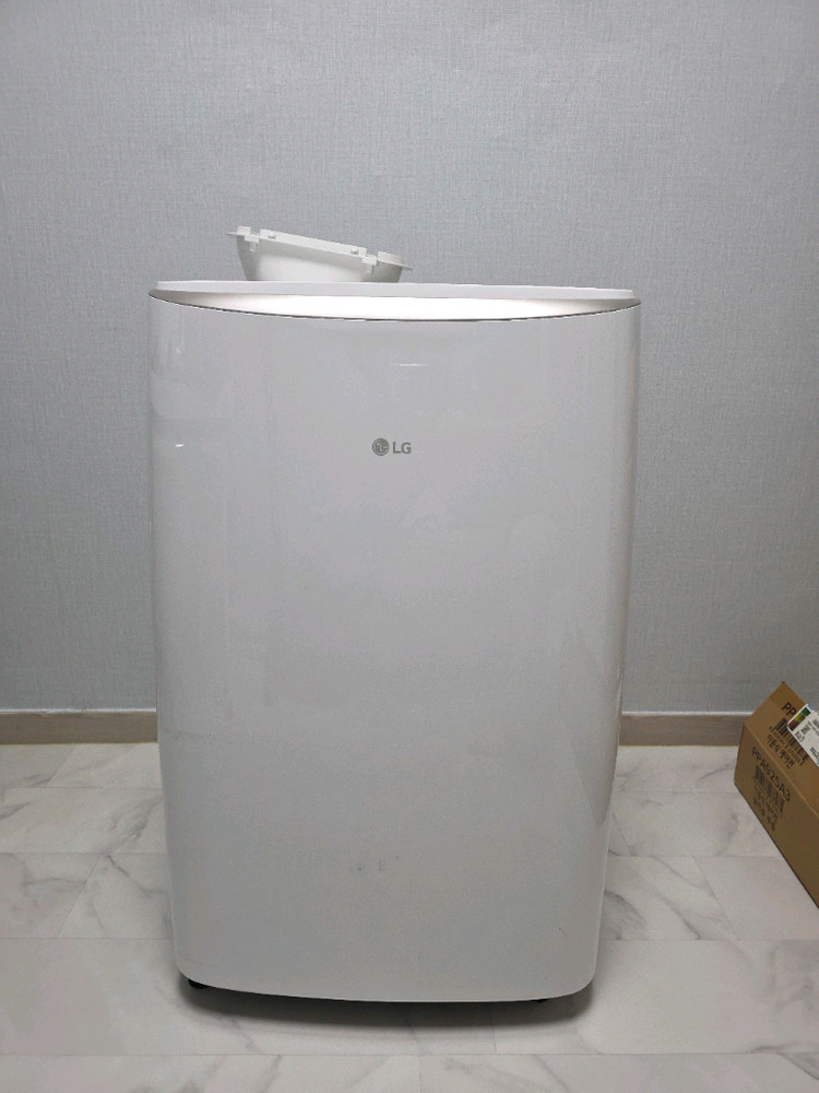 LG 이동식에어컨 PQ08DDWAN 팝니다--0