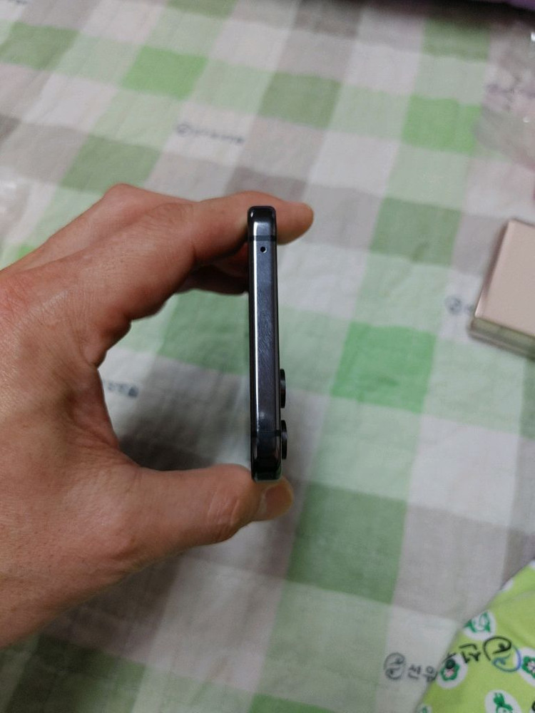 새폰급 ㅡ 갤럭시 Z플립5 256GB + 새케이스--6