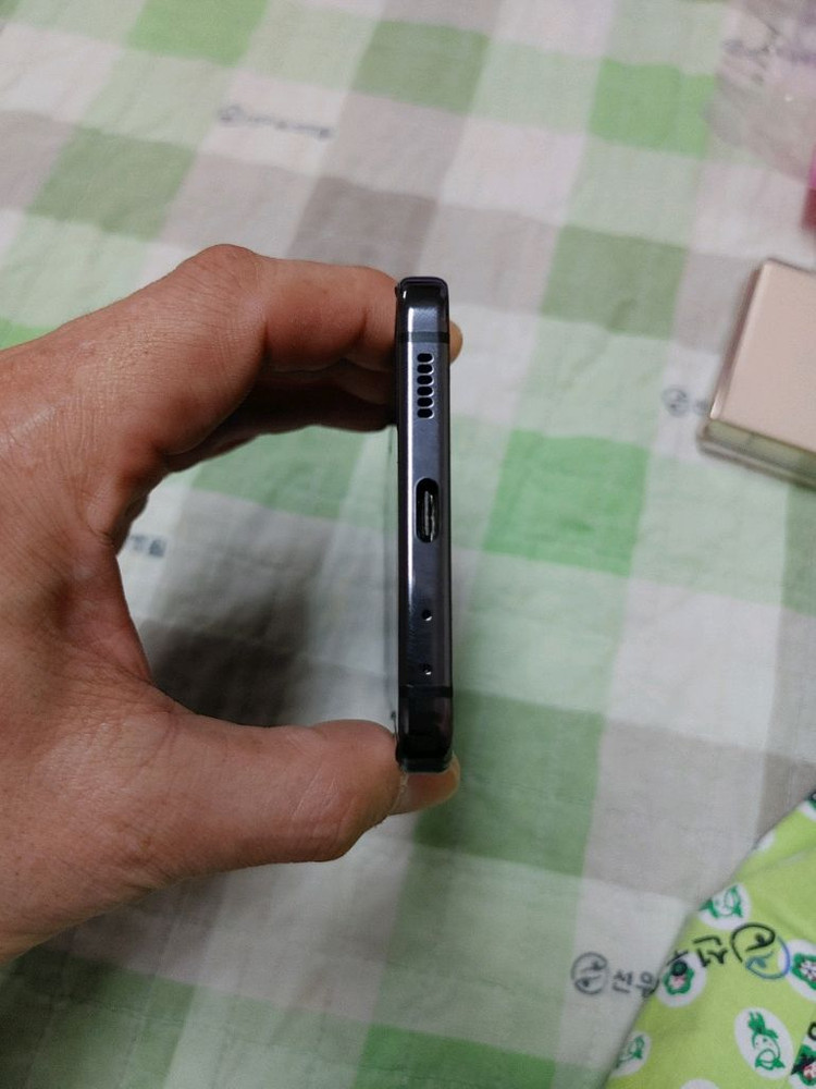 새폰급 ㅡ 갤럭시 Z플립5 256GB + 새케이스--8