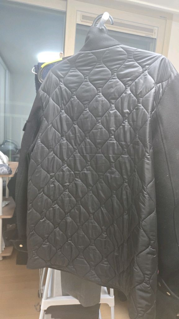 택제거 새상품 / 몽클레어 아브와인 숏 다운 자켓 니트패딩--7