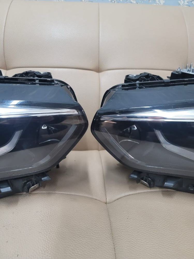 중형 세단 운전석 헤드라이트--3
