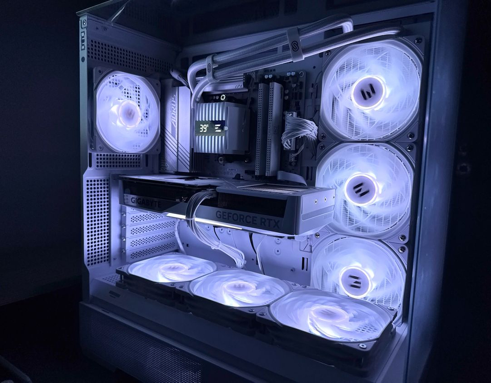 7800x3d, 5070ti 화이트 게이밍 컴퓨터 본체--0