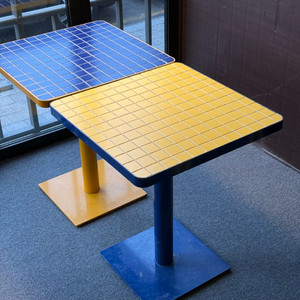 예쁜 디자인 테이블