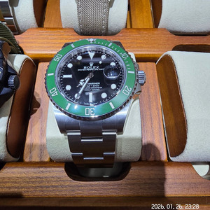 롤렉스 서브마리너 126610LV ( 스벅) 팝니다.