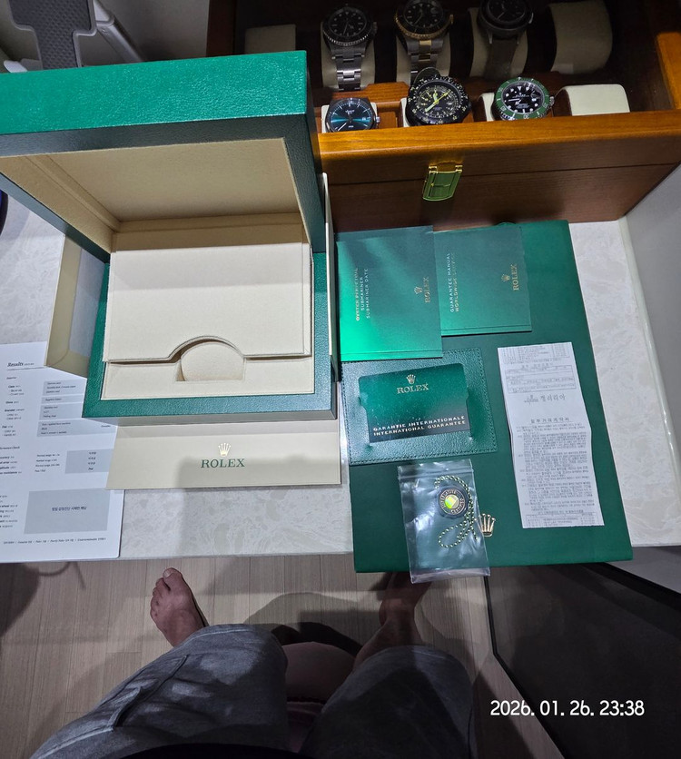 롤렉스 서브마리너 126610LV ( 스벅) 팝니다.--6