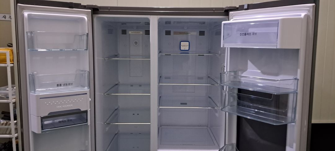 1581 대우클라쎄 802L 3도어큐브 양문냉장고(블랙--7