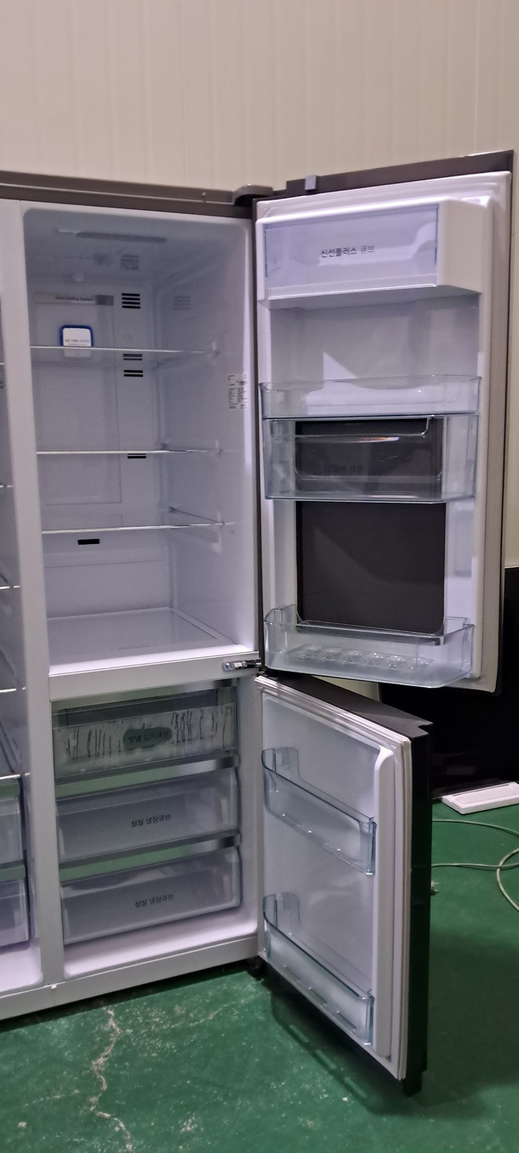 1581 대우클라쎄 802L 3도어큐브 양문냉장고(블랙--6