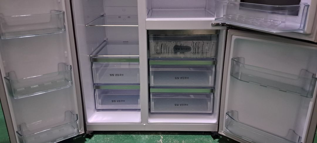 1581 대우클라쎄 802L 3도어큐브 양문냉장고(블랙--8