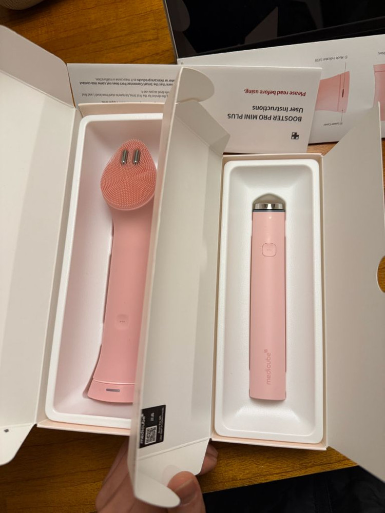 [정품/새상품] 메디큐브 에이지알 진동클렌저 세트 (장원영 클렌저)--1