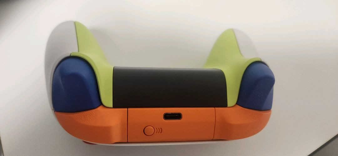 XBOX XSX 본체와 2개 컨트롤러 패드 팝니다 이미지