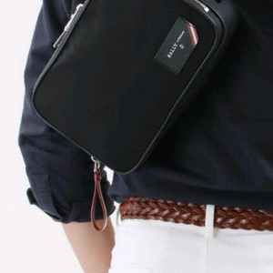 발리 슬링백 힙색 크로스백