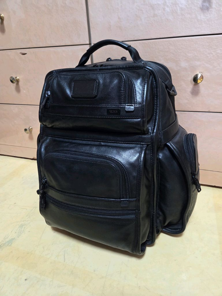 투미 정품 티패스 비지니스 클래스 레더 브리프팩--1