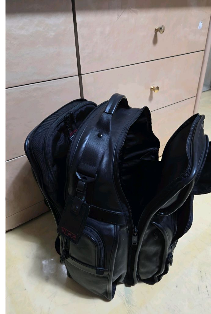 투미 정품 티패스 비지니스 클래스 레더 브리프팩--6