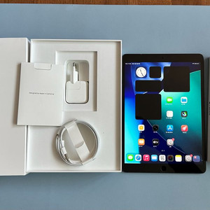 아이패드 에어3세대,셀룰러,애플펜슬1세대 셀룰러라서 들고 다니면서 인강 듣기 좋음(데이터 함께쓰기나,데이터쉐어링 해