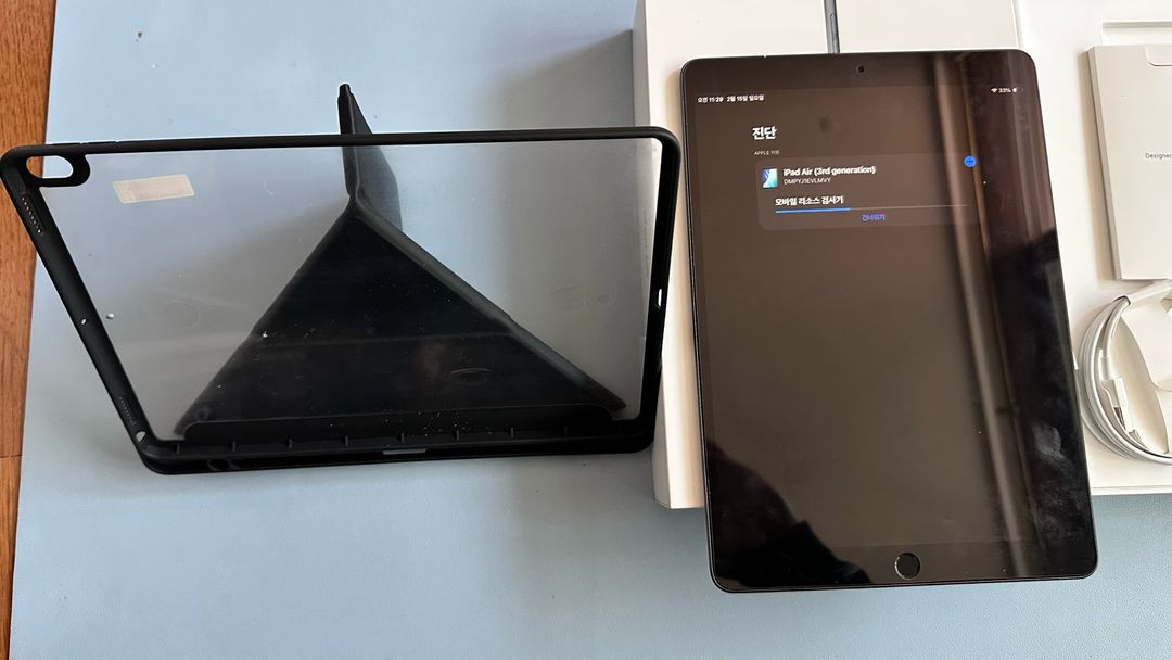 아이패드 에어3세대,셀룰러,애플펜슬1세대 셀룰러라서 들고 다니면서 인강 듣기 좋음(데이터 함께쓰기나,데이터쉐어링 해--1
